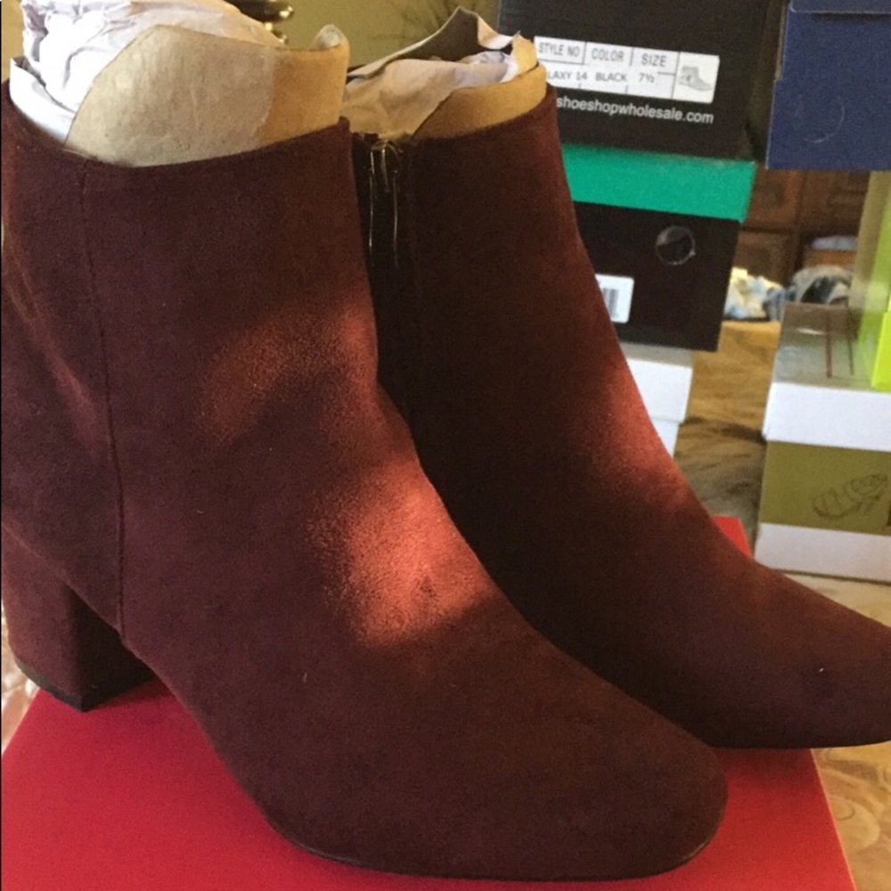 Suede Wine colored bottles! Super cute! NIB